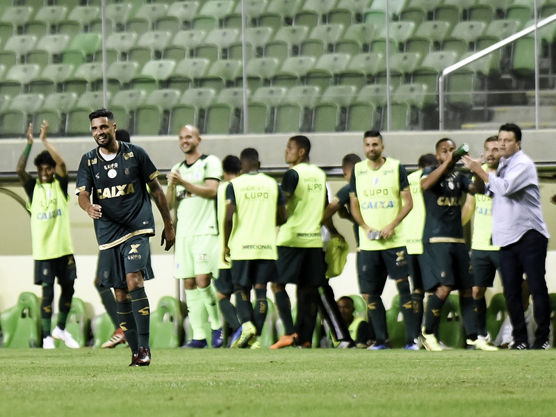 América-MG perde três jogadores para o duelo contra Santos