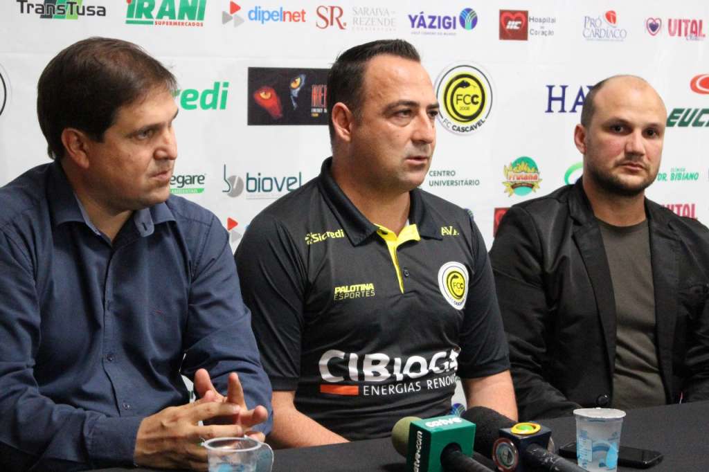 Após cancelamento da Taça FPF, Paulo Foiani observa jogadores para o FC Cascavel