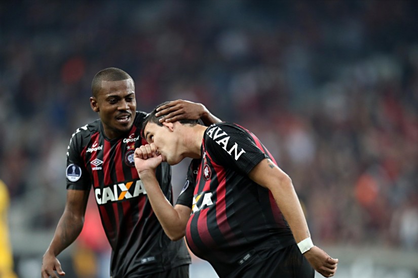 Atlético-PR x Vitória – Confronto direto contra o rebaixamento no Brasileirão