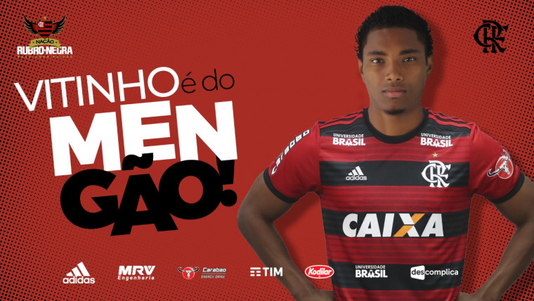 Flamengo oficializa contratação de ex-atacante do Internacional