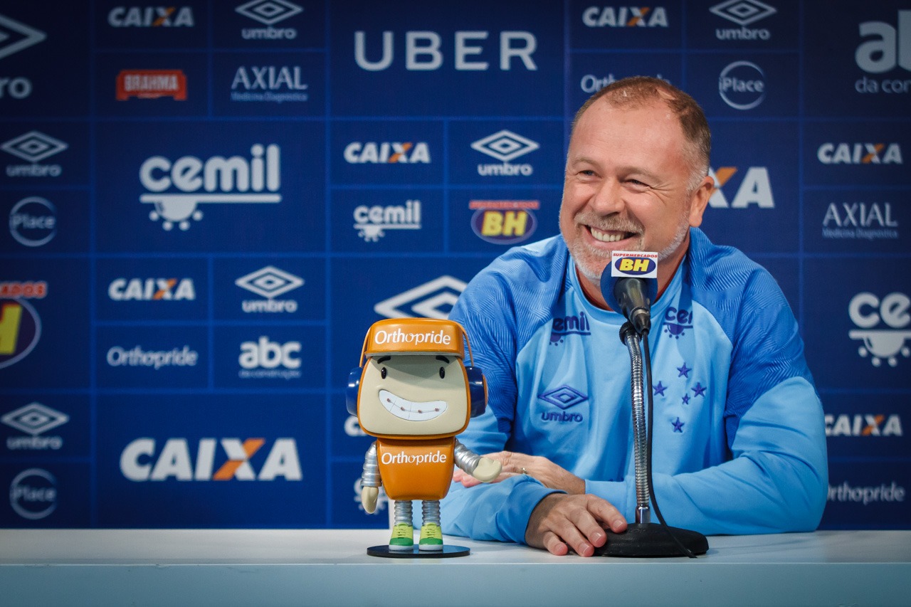 Dedé elogia rodízio proposto por Mano no Cruzeiro: ‘Elenco é forte’