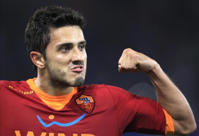 Com a corda no pescoço, Atlético-PR encaminha acerto com Marquinho, ex-Roma