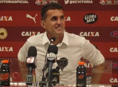 Após sofrer goleada, Vitória demite Vagner Mancini ainda nos vestiários