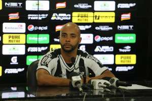 Série B: Coritiba negocia contratação de lateral Romário, que pertence ao Santos