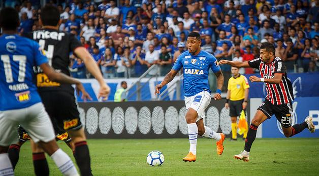 Cruzeiro poupou titulares e não segurou o São Paulo