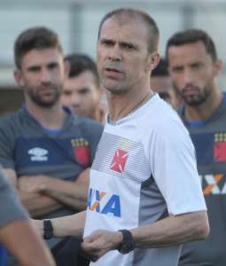 Exclusivo! Treinador que fez sucesso no Santa Cruz e Vasco pode assumir o Santos