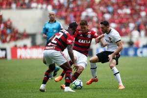 Barbieri exalta 'grande partida' do Flamengo e projeta sucesso do reforço Vitinho