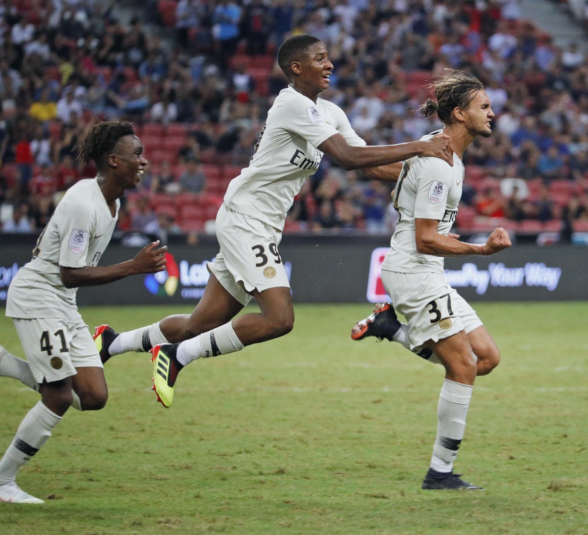 Com gol no fim, PSG bate o Atlético de Madrid em partida amistosa em Cingapura