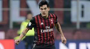 Palmeiras tenta contratar zagueiro paraguaio do Milan