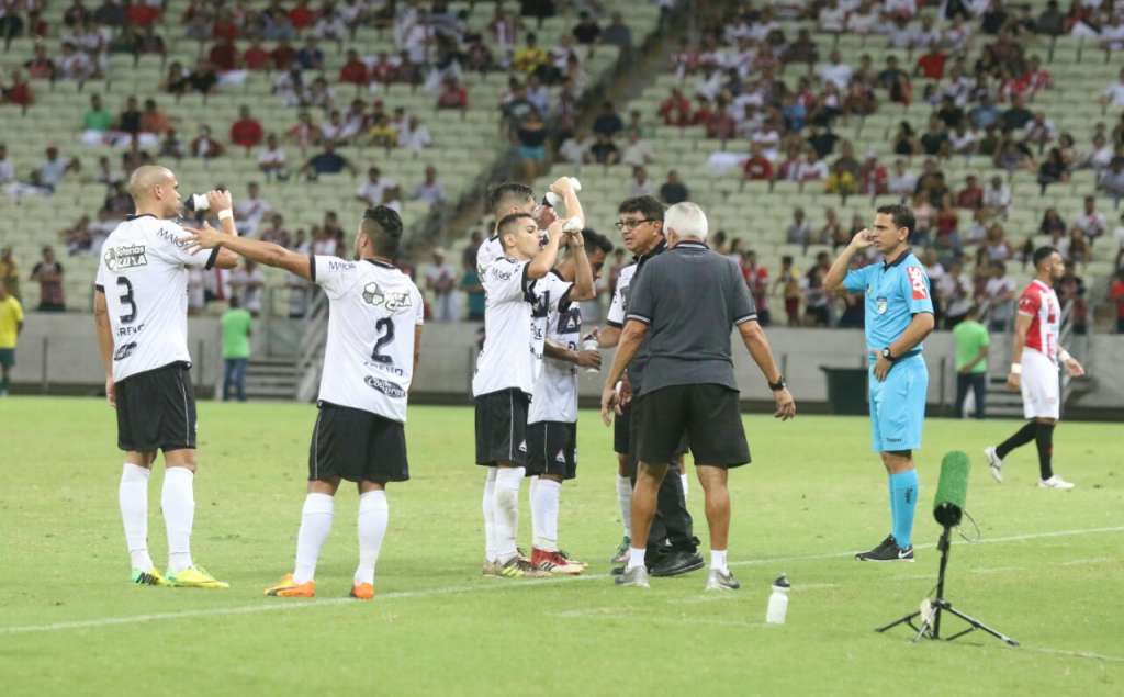 Mesmo com resultado adverso, lateral do Treze ainda acredita no título (Foto: Pedro Chaves/FCF)