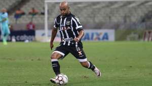 Sem espaço no Ceará, Romário deve ser repassado ao Coritiba