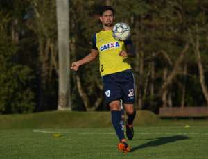 Série B: Zagueiro foca em duelo do Londrina para equipe embalar de vez
