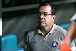 Mesmo heroico, Enderson Moreira condena empate do Bahia dentro de casa
