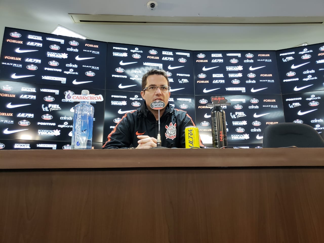 Loss admite priorizar mata-mata no Corinthians e elogia adoção do VAR