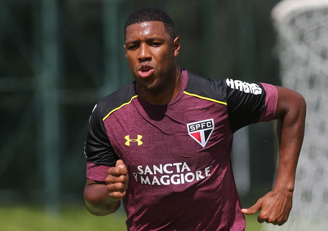 Jucilei vai a campo e Arboleda volta a treinar no São Paulo