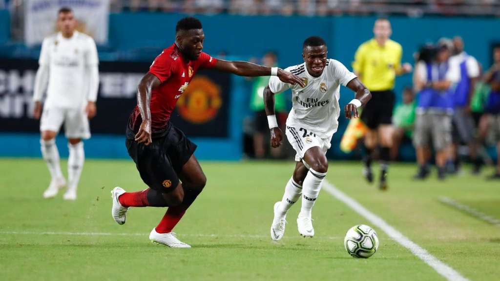 Em noite de estreias dos brasileiros Fred e Vinicius Junior, Real Madrid perde para o Manchester United