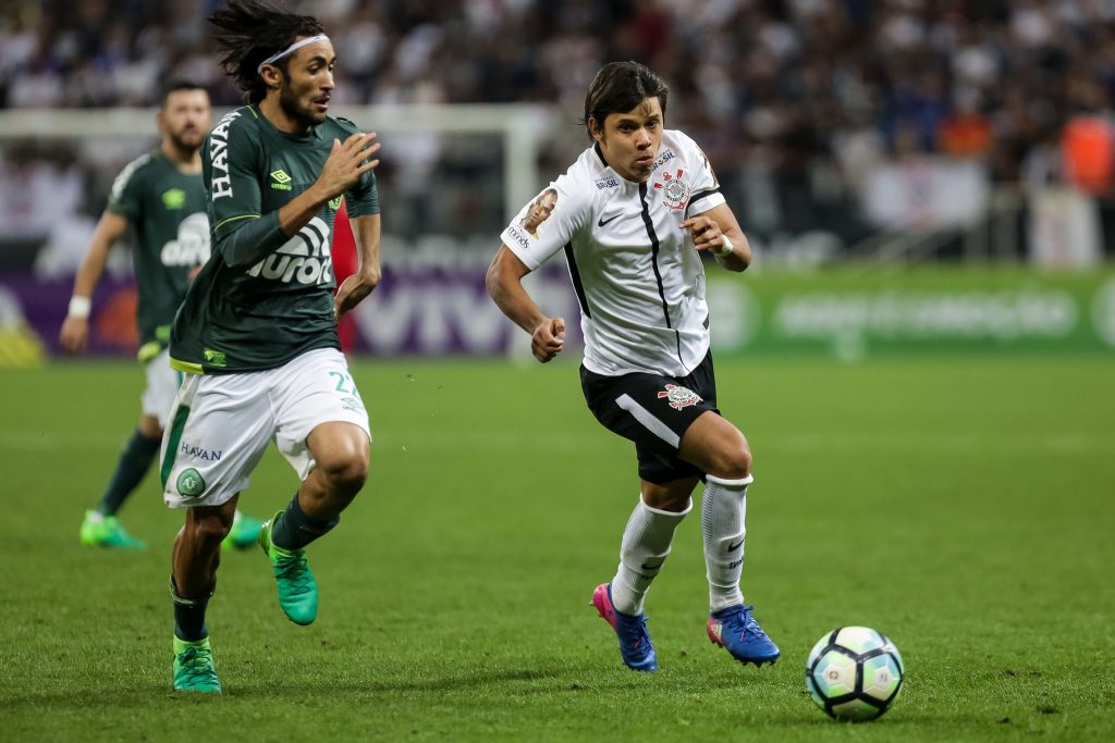 Copa do Brasil: Corinthians repete esquema sem centroavante em duelo com a Chapecoense