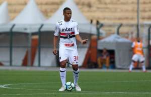 Bruno Alves tenta recuperar espaço e diz que São Paulo está com pés no chão