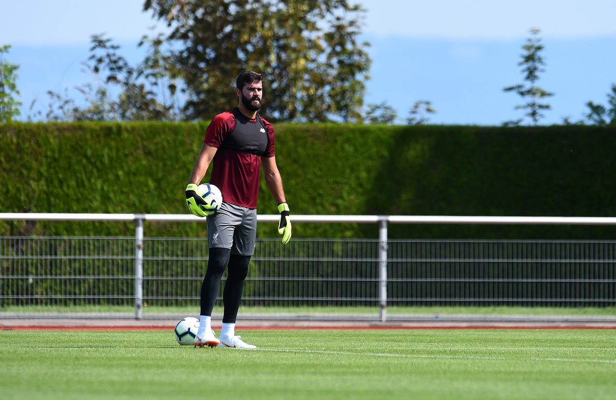 Klopp confirma que Alisson estreará pelo Liverpool contra o Napoli em amistoso