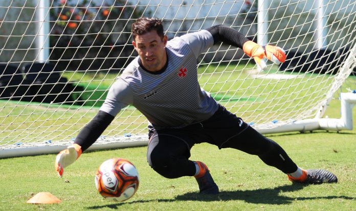 Após goleada, Martín Silva diz que Vasco luta para ‘mudar cara do time’