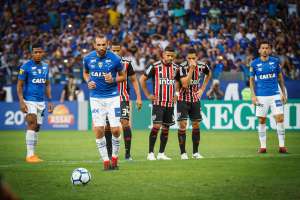 São Paulo recebe Colón pela Sul-Americana com Aguirre em alta no clube