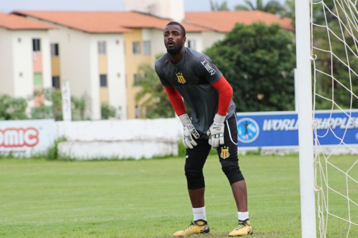 Série B: Com lesão no ombro, goleiro Andrey desfalca Sampaio Corrêa contra Criciúma