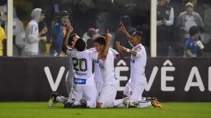 Santos libera David Braz e Emiliano Vecchio para negociar com outros clubes
