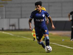 Série B: Londrina devolve lateral Roberto para a Chapecoense