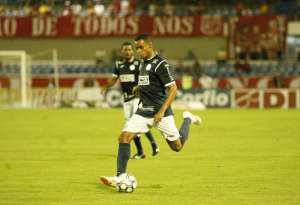 Bahia acerta contratação de Paulinho para lugar de Mena