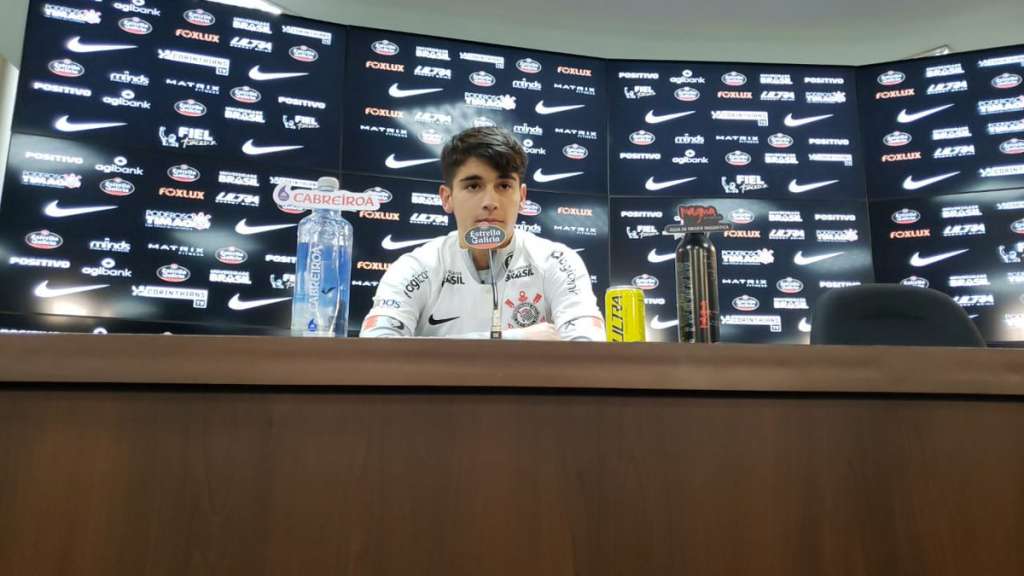 Parceiro de Romero, Araos agrada na estreia e pode ser titular do Corinthians