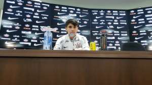 Parceiro de Romero, Araos agrada na estreia e pode ser titular do Corinthians