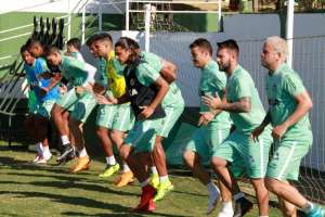 Série B: Ney Franco confirma possibilidade do Goiás jogar com três zagueiro no sábado