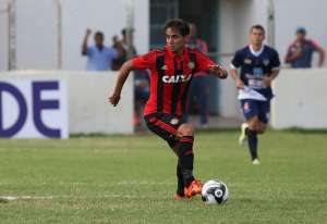 Cruzeiro entra na briga com Flamengo e São Paulo para contratar meia do Sport