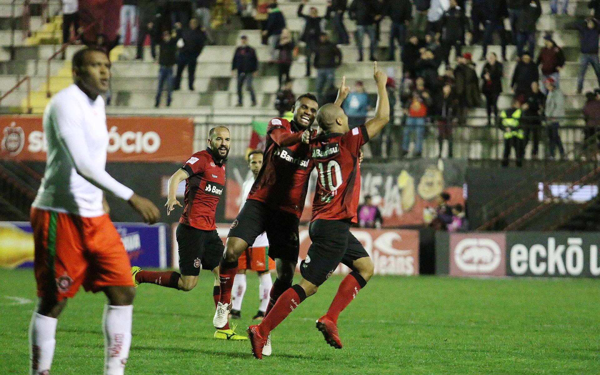 Série B: Ex-Chape, Lourency deve ser novidade no Brasil-RS diante do Goiás