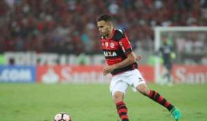 Renê garante que está bem fisicamente no Flamengo e pede para enfrentar o Grêmio