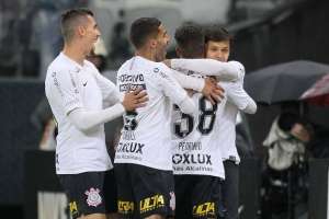 Corinthians x Atlético-PR - Poupando titulares, mas sem perder o embalo
