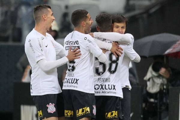 Corinthians x Atlético-PR – Poupando titulares, mas sem perder o embalo