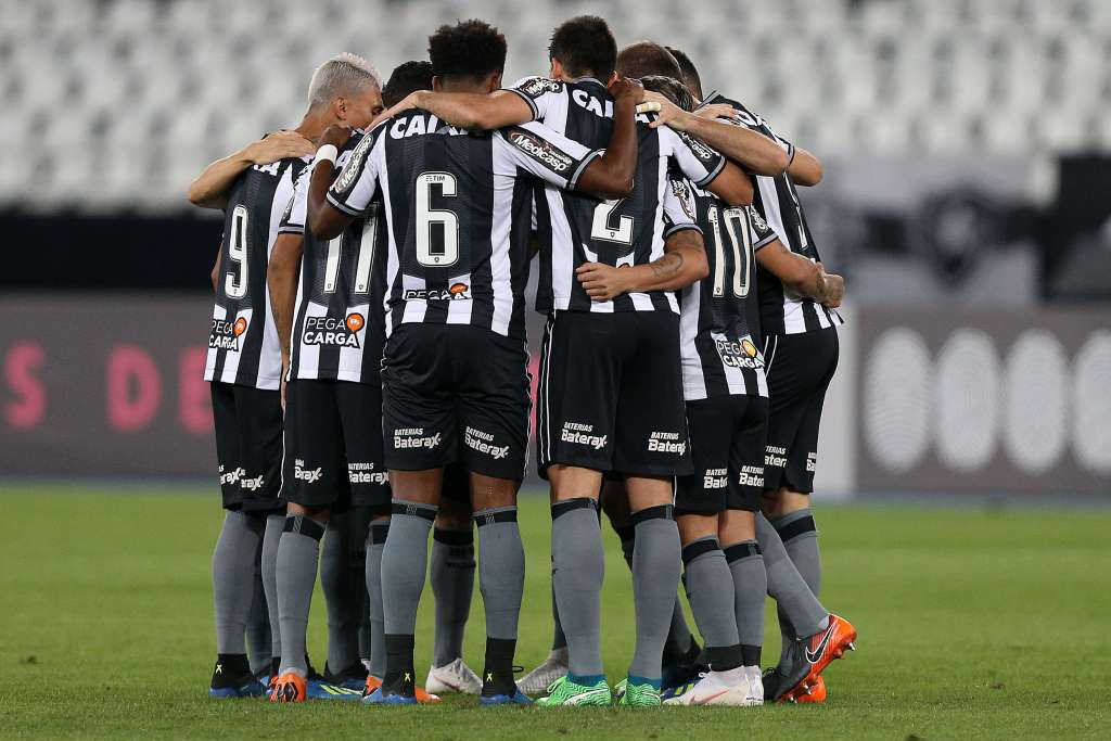 Botafogo e Santos se enfrentam pela 17ª rodada do Brasileirão