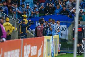Renato Gaúcho dá 'nota 10' para os reservas do Grêmio após vitória sobre Flamengo