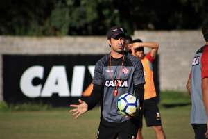 Técnico interino avalia empate do Vitória e fala sobre o futuro no clube