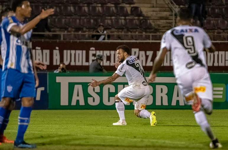 Os dois gols marcados por André Luis não foram o bastante para a Ponte vencer o Avaí (Foto: Fabio Leoni/Ponte Press)