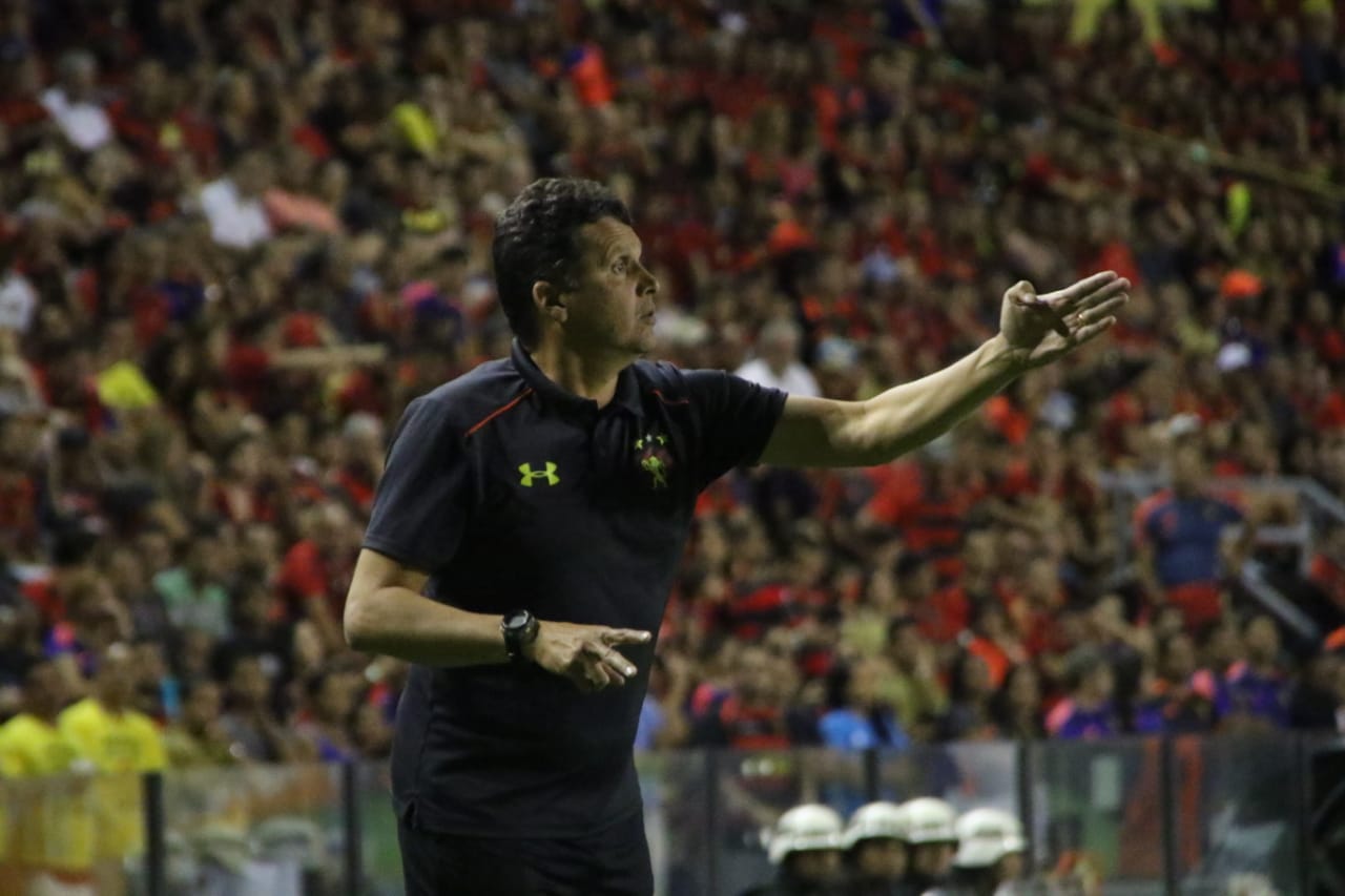 Claudinei avalia empate do Sport e comenta sobre a ‘pressão’ da torcida