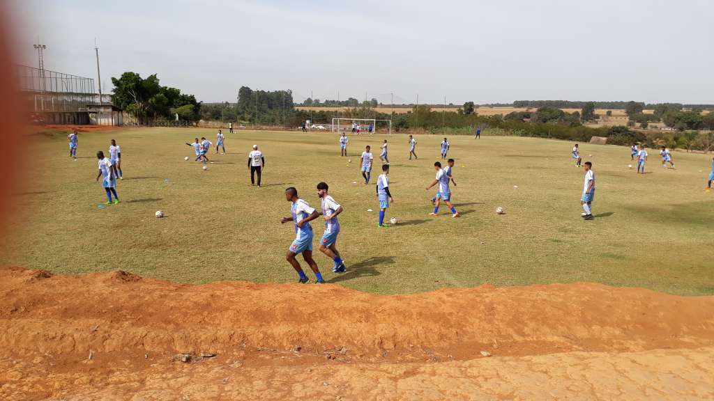 Com Radamés em campo, Segunda Divisão do DF começa com jogos em Goiás (Foto: Sérgio Porto)