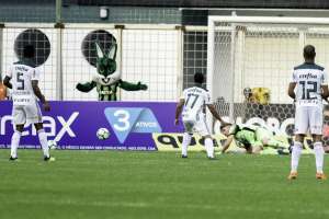 Palmeiras erra 66% dos pênaltis no ano e liga sinal de alerta