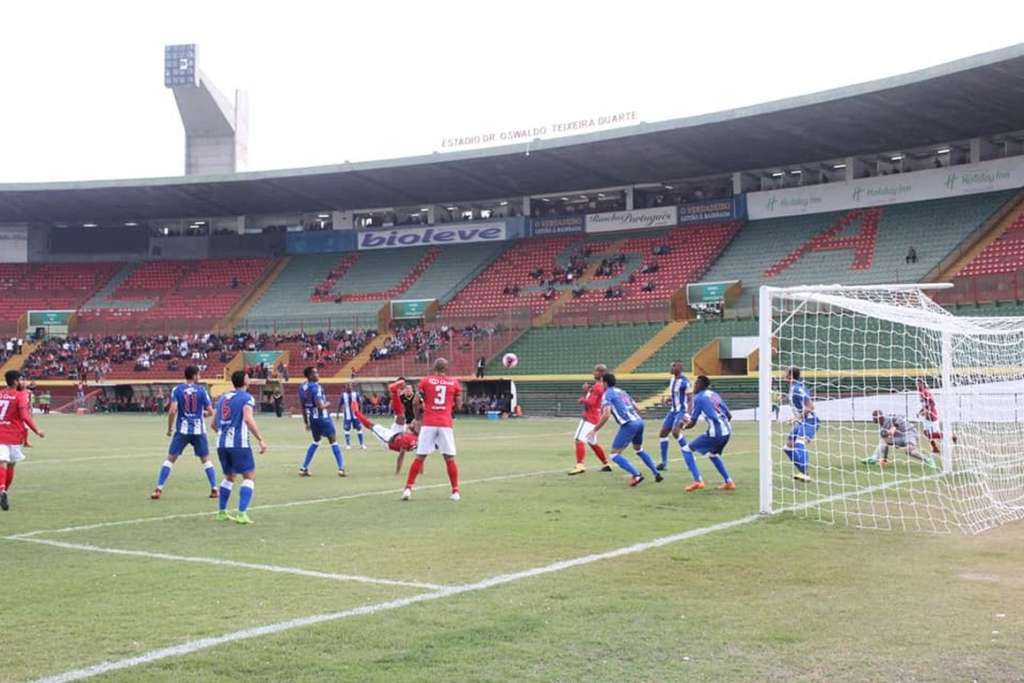 Matheus falou sobre vencer o dérbi contra o Nacional e sobre a importância do golaço marcado (Foto: Everton Calicio/Portuguesa)