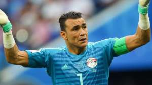 Mais velho a disputar jogo de Copa, goleiro El Hadary dá adeus à seleção egípcia