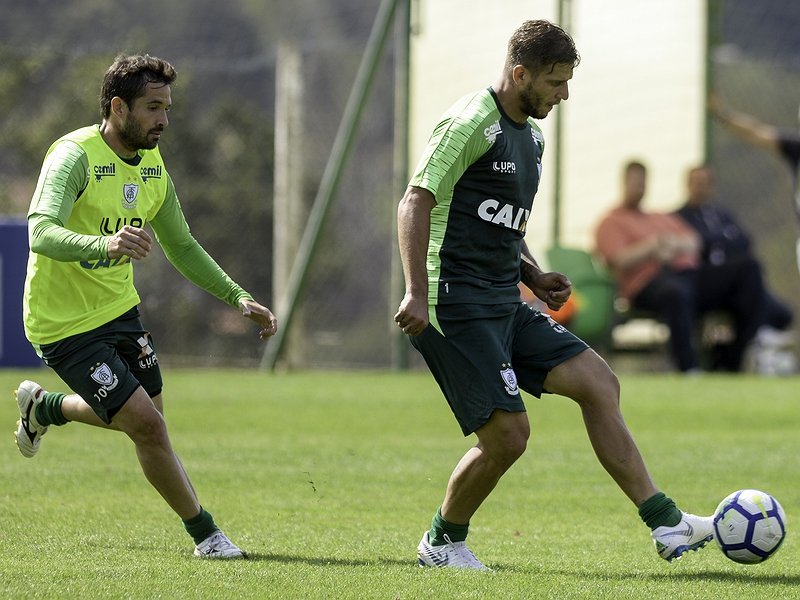Jogadores do América-MG falam do reencontro com Enderson Moreira, do Bahia