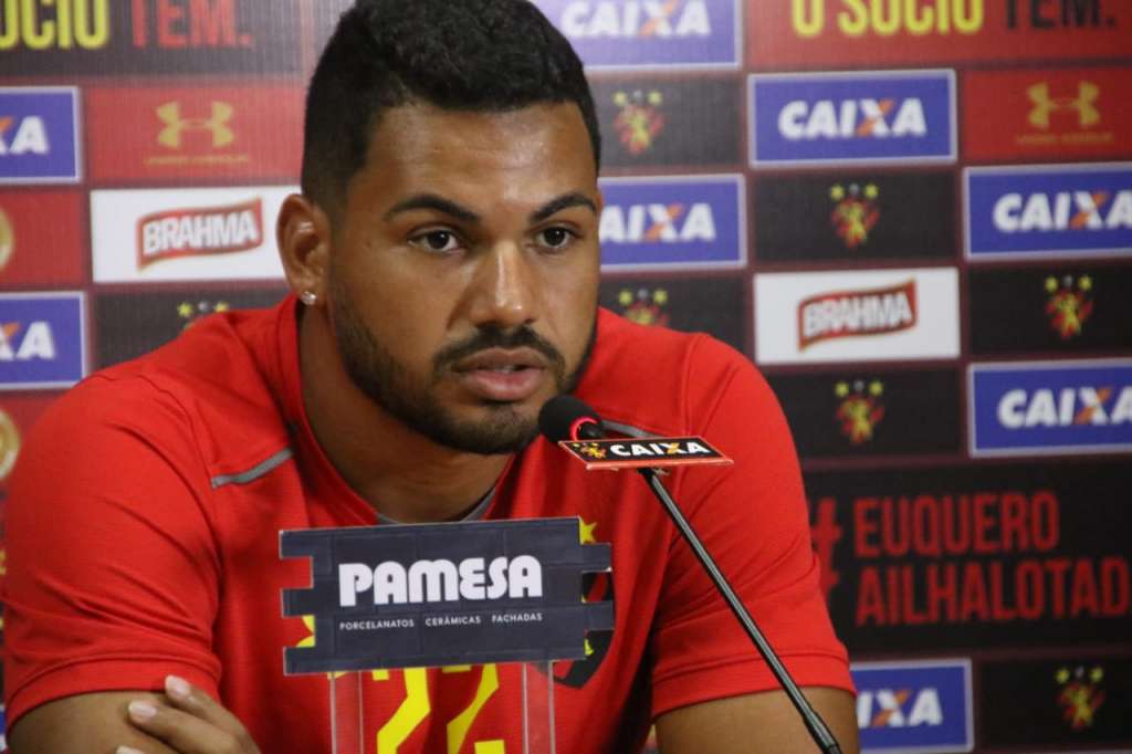 !Daqui para frente só tenho a melhorar e dar alegrias à torcida”, disse Carlos Henrique - Williams Aguiar/Sport Club do Recife