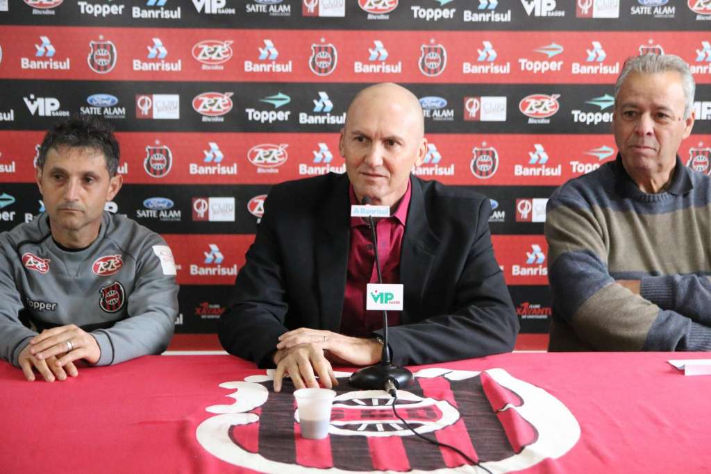 O técnico Gilmar Dal Pozzo deve ter força máxima no próximo jogo do Brasil de Pelotas (Foto: Jonathan Silva/GEB)