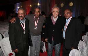 Homenageados no Morumbi, ídolos do São Paulo veem time no caminho certo